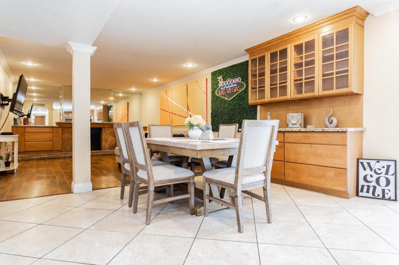 Ferienhaus Spacious 5-bedroom Retreat With Pool Minutes From The Vegas Strip *