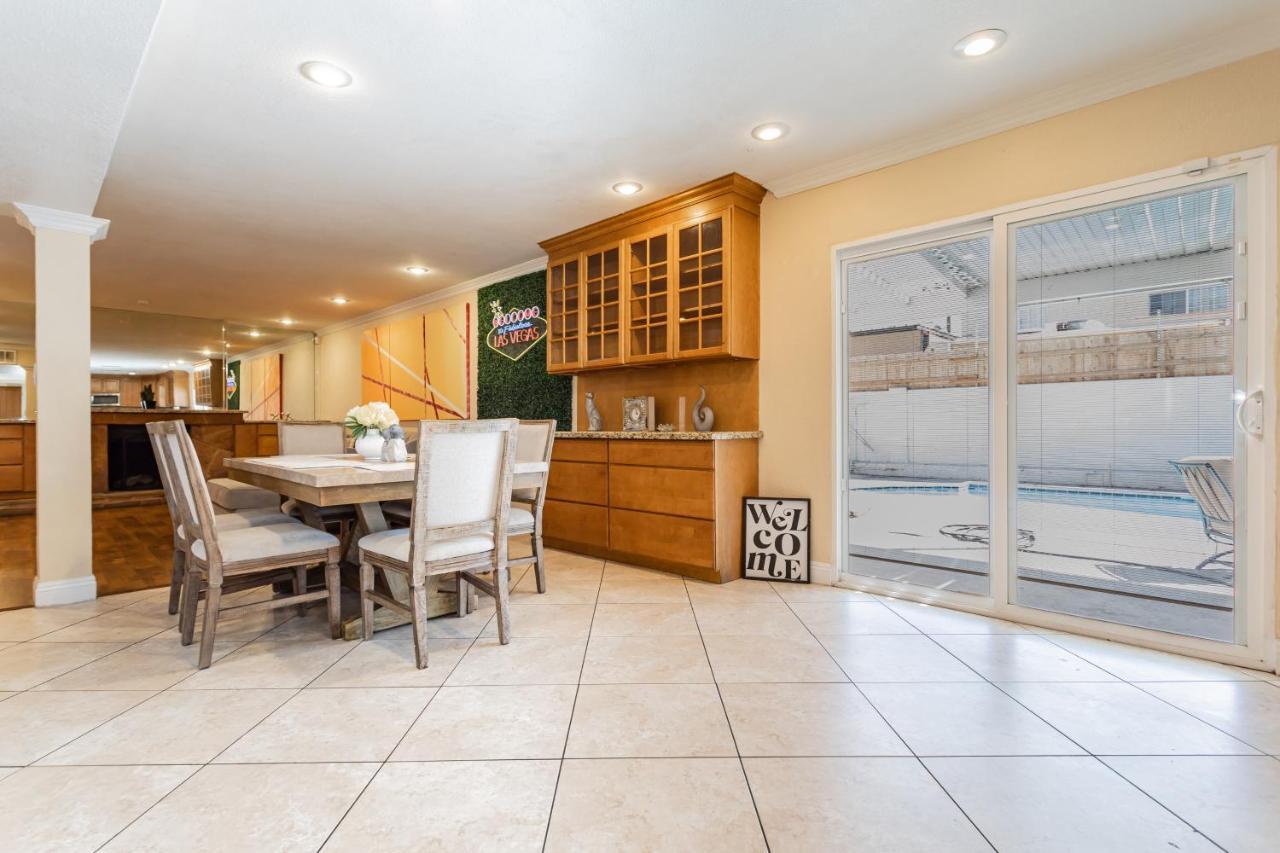 Ferienhaus Spacious 5-bedroom Retreat With Pool Minutes From The Vegas Strip