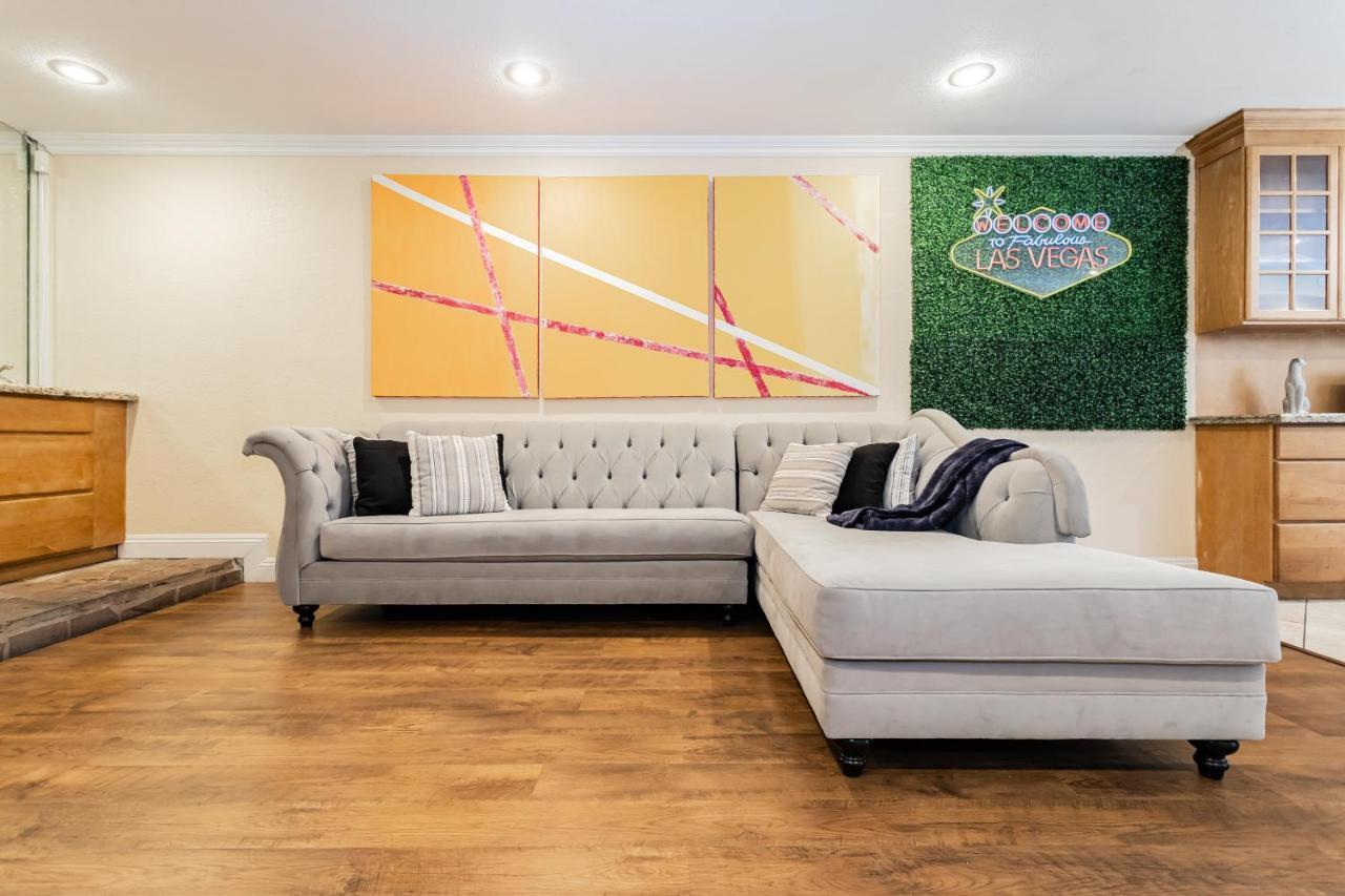 Ferienhaus Spacious 5-bedroom Retreat With Pool Minutes From The Vegas Strip *