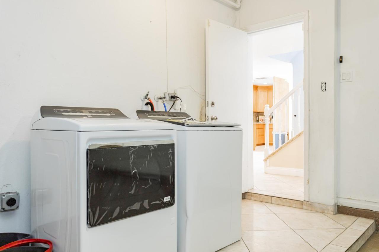 Spacious 5-bedroom Retreat With Pool Minutes From The Vegas Strip Ferienhaus *